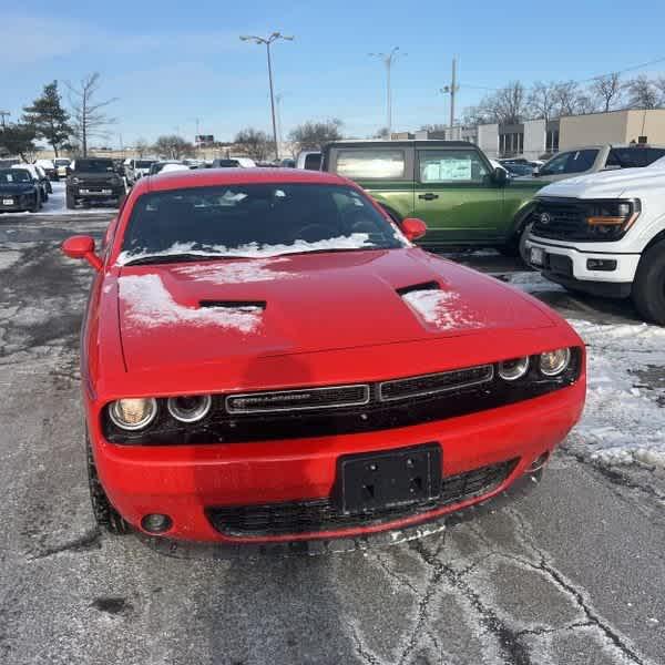 2016 Dodge Challenger SXT Plus
