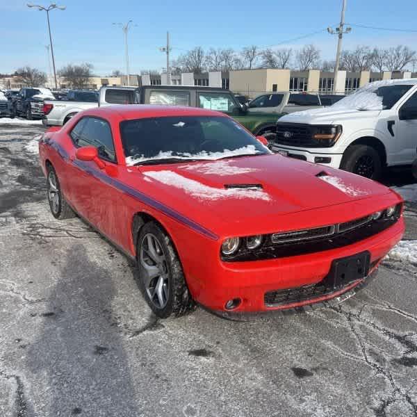 2016 Dodge Challenger SXT Plus