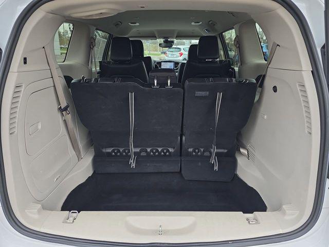 2024 Chrysler Pacifica Hybrid Select