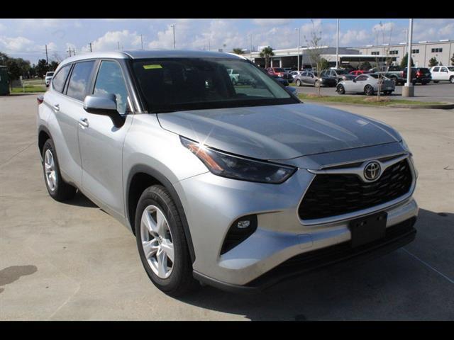 2023 Toyota Highlander LE
