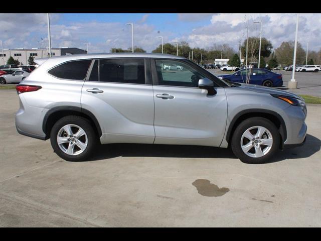 2023 Toyota Highlander LE