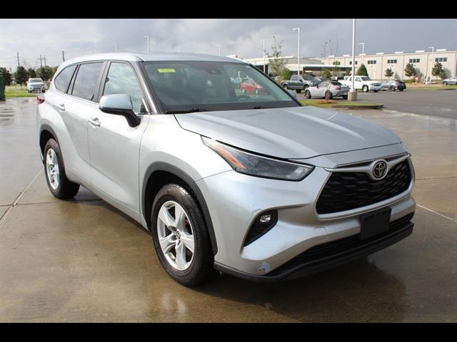 2023 Toyota Highlander LE
