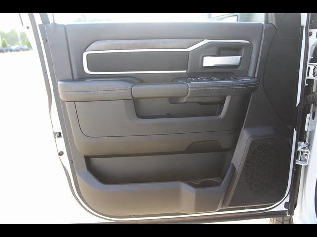 2024 Ram 3500 Big Horn Crew Cab 4x4 8' Box
