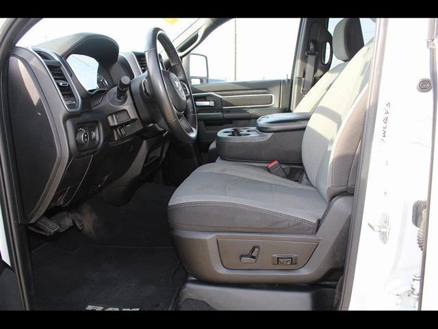 2024 Ram 3500 Big Horn Crew Cab 4x4 8' Box