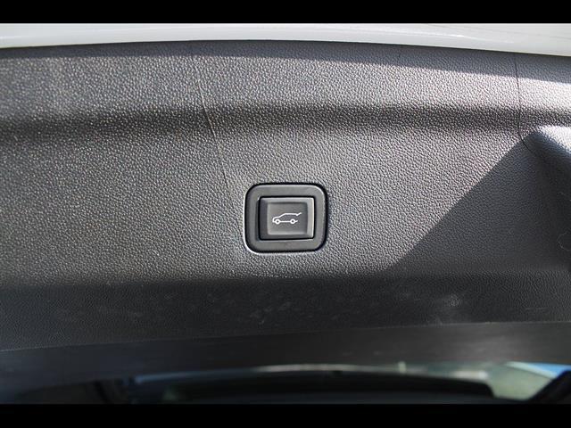 2023 Chevrolet Suburban 2WD LT