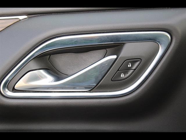 2023 Chevrolet Suburban 2WD LT