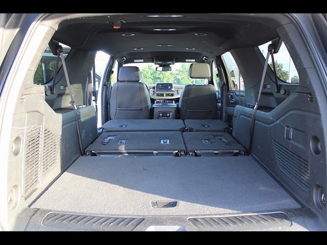 2023 Chevrolet Suburban 2WD LT