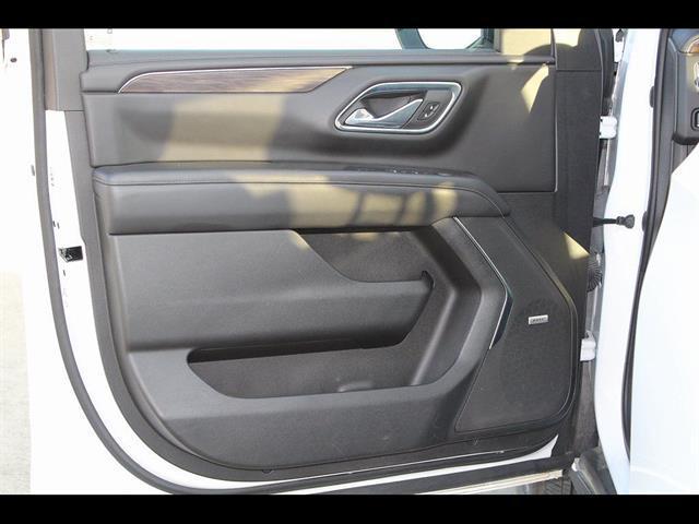 2023 Chevrolet Suburban 2WD LT