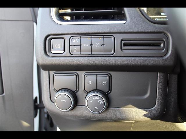 2023 Chevrolet Suburban 2WD LT