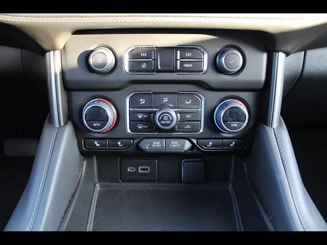 2023 Chevrolet Suburban 2WD LT