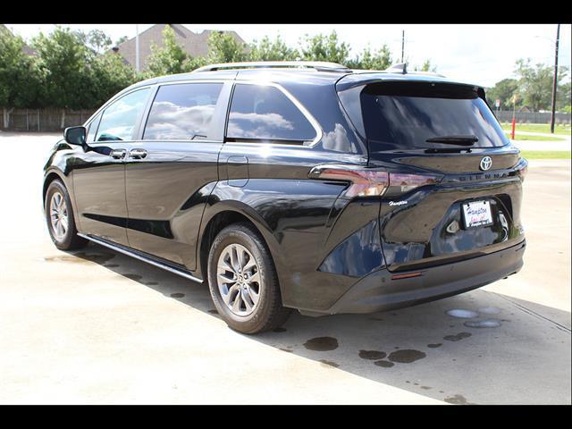 2023 Toyota Sienna XLE