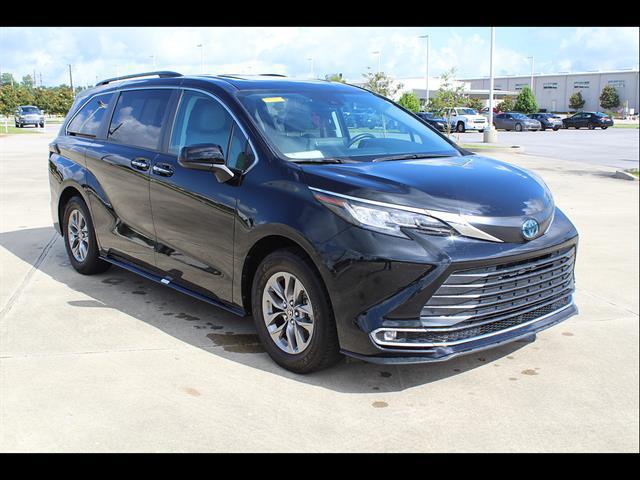 2023 Toyota Sienna XLE