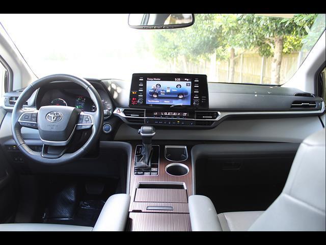 2023 Toyota Sienna XLE