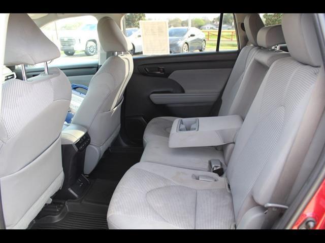 2023 Toyota Highlander Hybrid LE