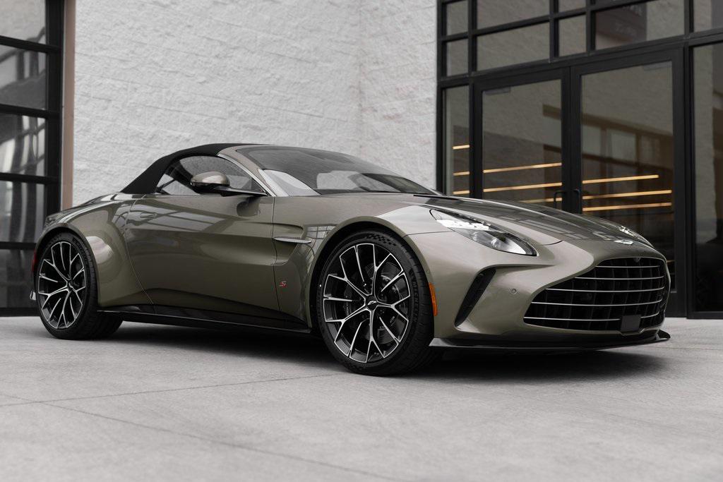 2026 Aston Martin Vantage Base's photo