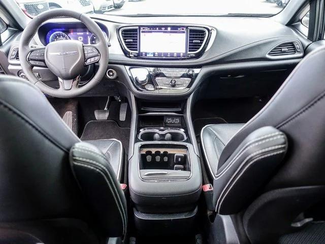 2023 Chrysler Pacifica Limited AWD