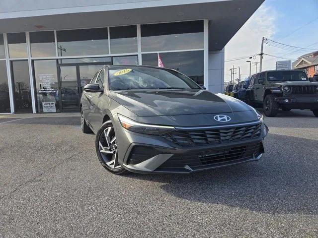 2025 Hyundai Elantra SEL Sport