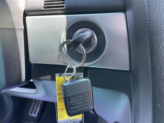 2005 Ford Thunderbird Base