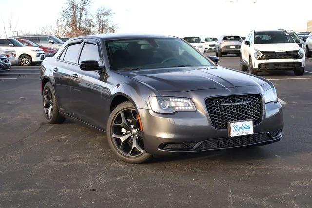 2022 Chrysler 300 Touring