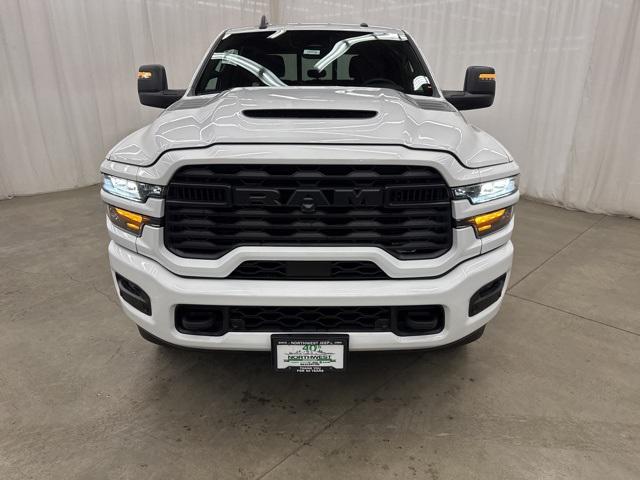 2026 RAM Ram 2500 RAM 2500 BLACK EXPRESS CREW CAB 4X4 8 BOX