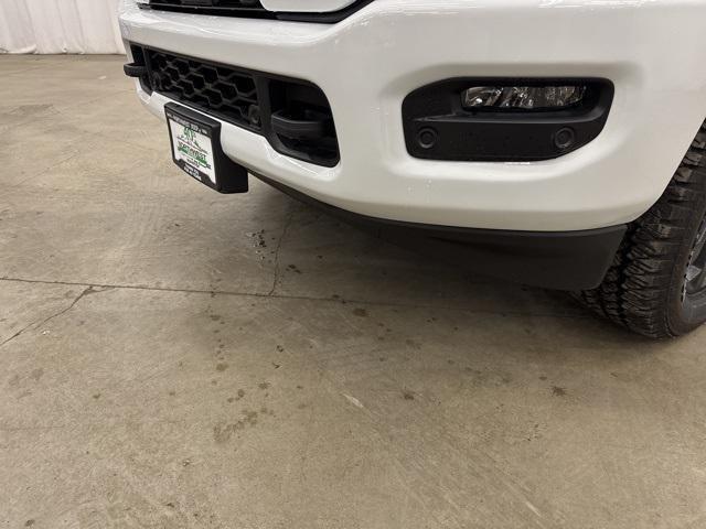 2026 RAM Ram 2500 RAM 2500 BLACK EXPRESS CREW CAB 4X4 8 BOX