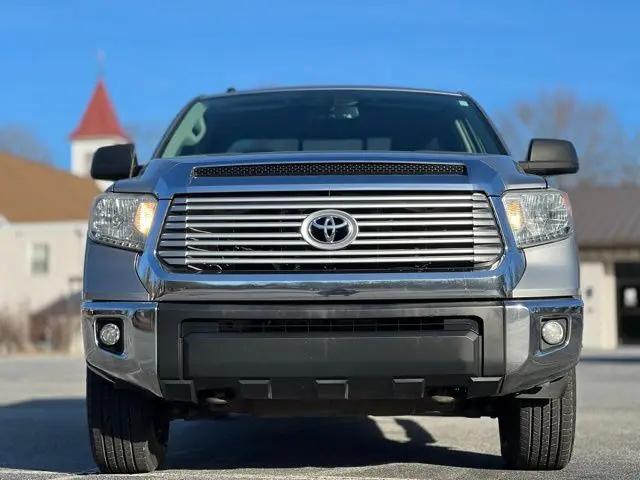 2017 Toyota Tundra SR5 5.7L V8