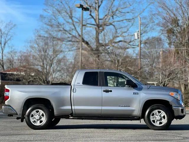 2017 Toyota Tundra SR5 5.7L V8