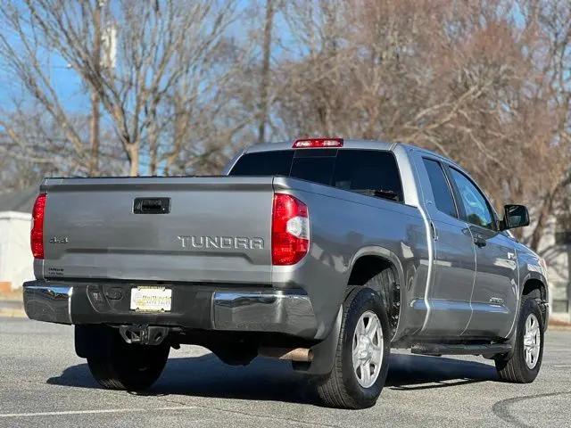 2017 Toyota Tundra SR5 5.7L V8