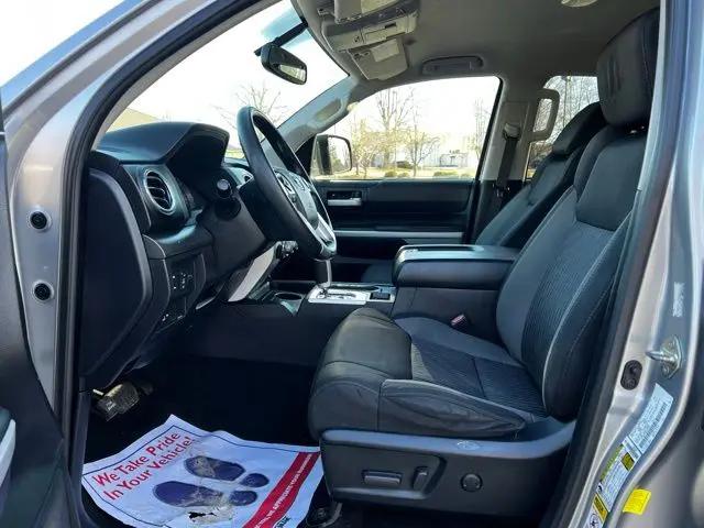 2017 Toyota Tundra SR5 5.7L V8