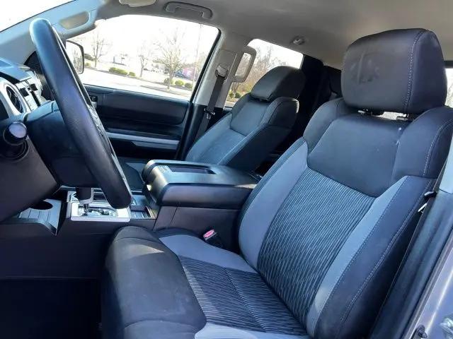 2017 Toyota Tundra SR5 5.7L V8