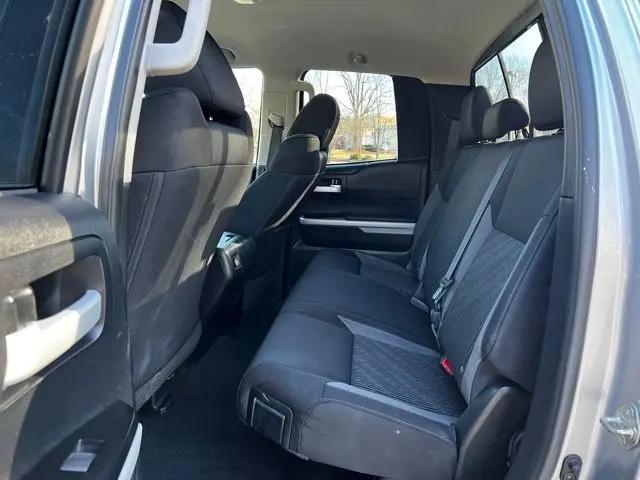 2017 Toyota Tundra SR5 5.7L V8