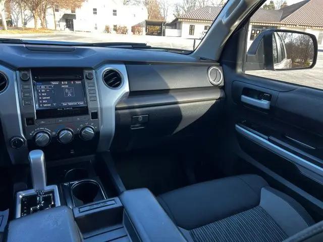 2017 Toyota Tundra SR5 5.7L V8