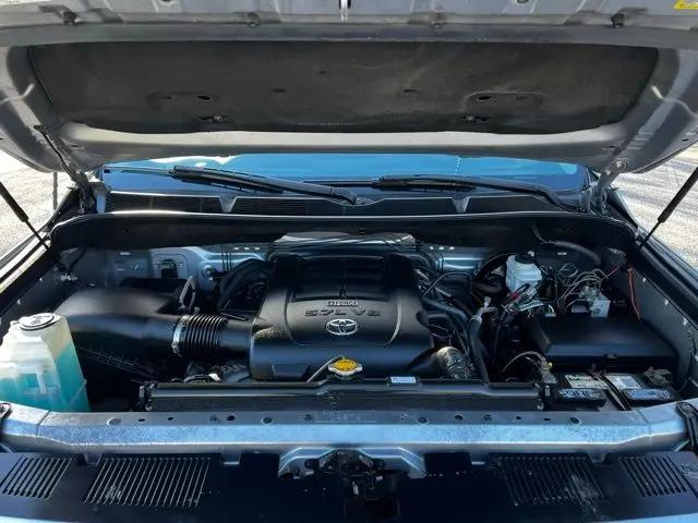 2017 Toyota Tundra SR5 5.7L V8