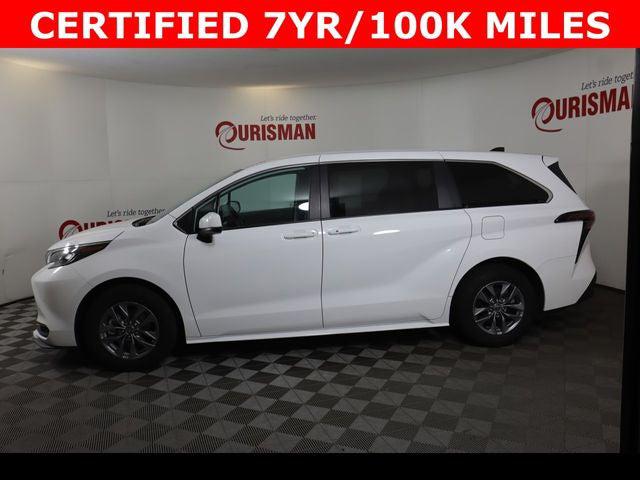 2024 Toyota Sienna LE
