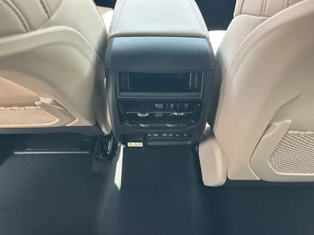 2026 Jeep Grand Cherokee Limited 4x2