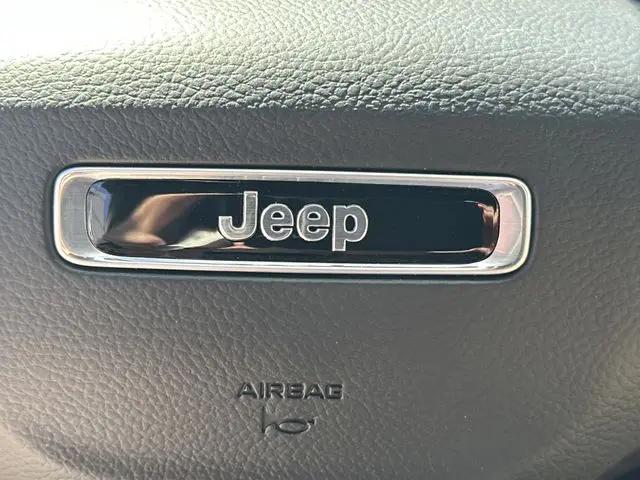 2026 Jeep Grand Cherokee Limited 4x2