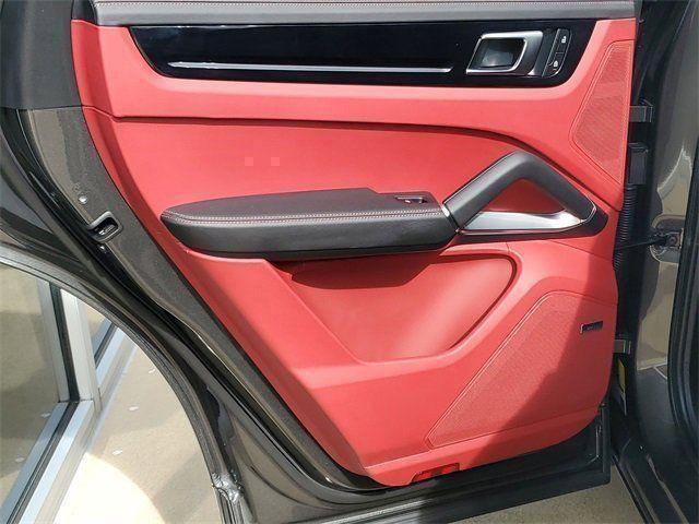 2023 Porsche Cayenne Turbo
