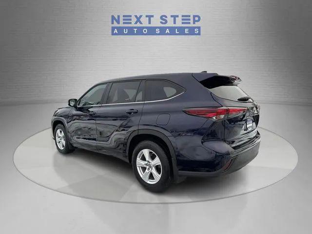 2024 Toyota Highlander LE