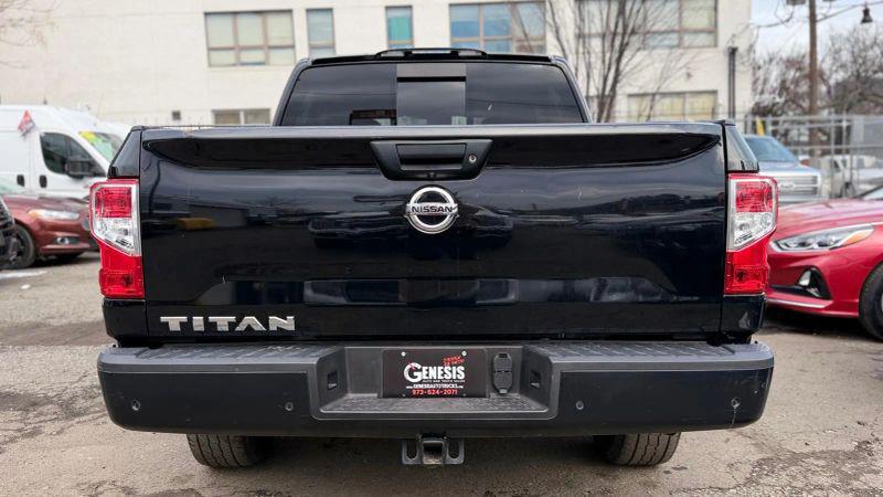 2021 Nissan Titan Crew Cab S 4x2
