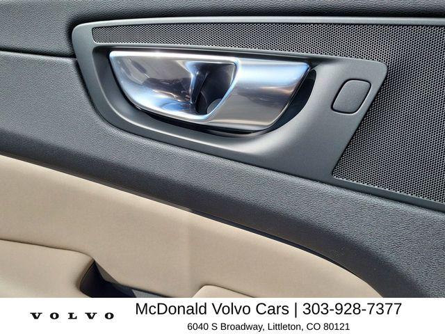 2026 Volvo XC60 B5 Plus
