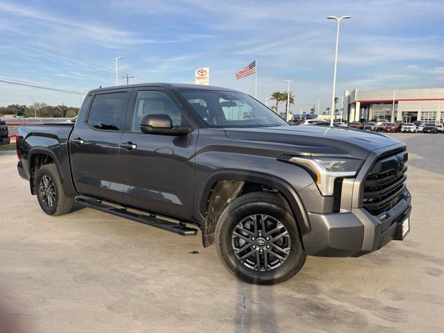 Certified Pre-Owned 2025 Toyota TUNDRA 4X2 SR5 CREWMAX 5.5 in