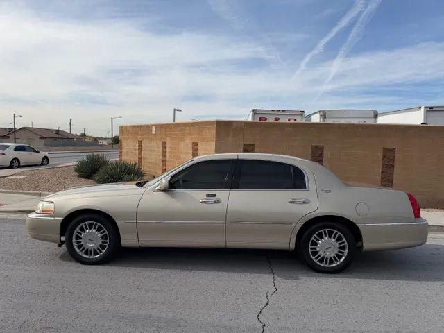 2008 Lincoln Town Car Signature Limited