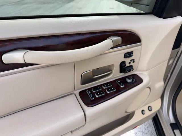 2008 Lincoln Town Car Signature Limited