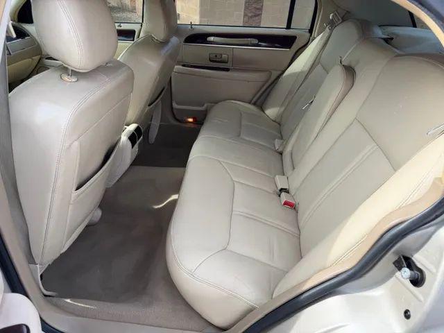 2008 Lincoln Town Car Signature Limited