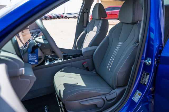 2026 Hyundai Elantra 1.6 HEV Blue's photo
