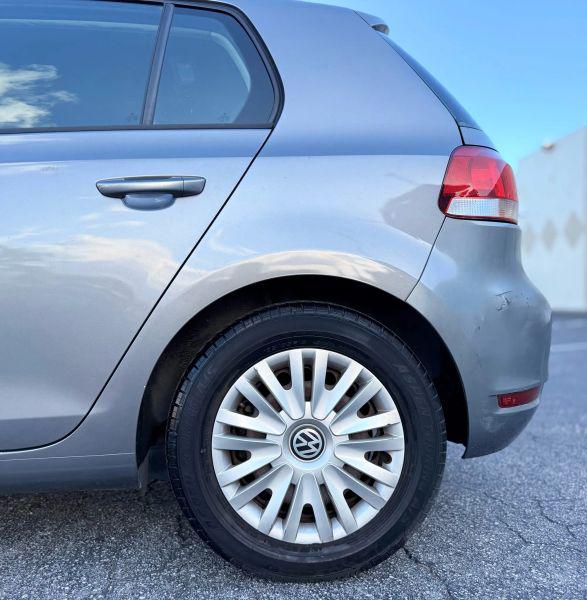 2011 Volkswagen Golf 2.5L 4-Door