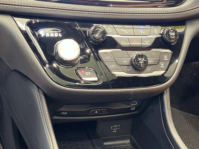 2026 Chrysler Pacifica Pinnacle AWD