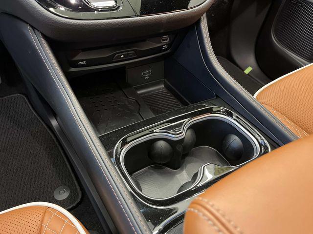 2026 Chrysler Pacifica Pinnacle AWD