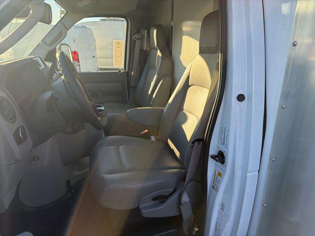 2026 Ford E-450 Cutaway Base