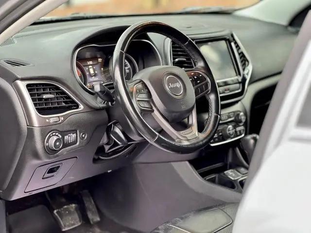 2019 Jeep Cherokee Limited FWD